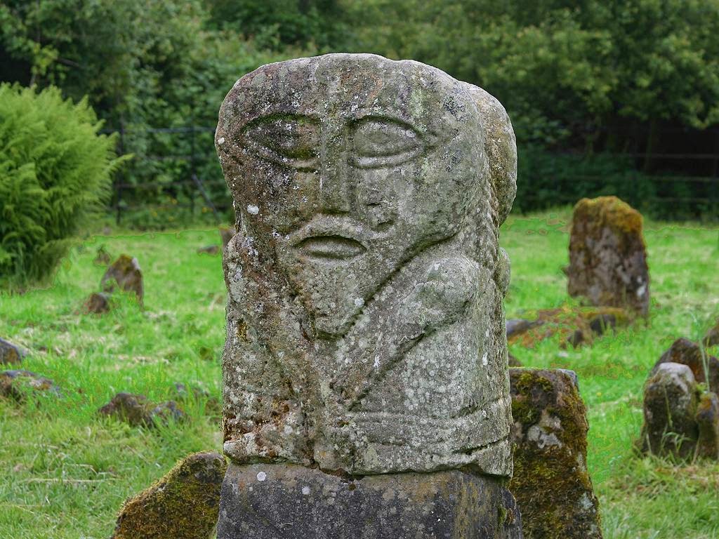 You are currently viewing CROM CRUACH: O SENHOR SOMBRIO DAS COLHEITAS